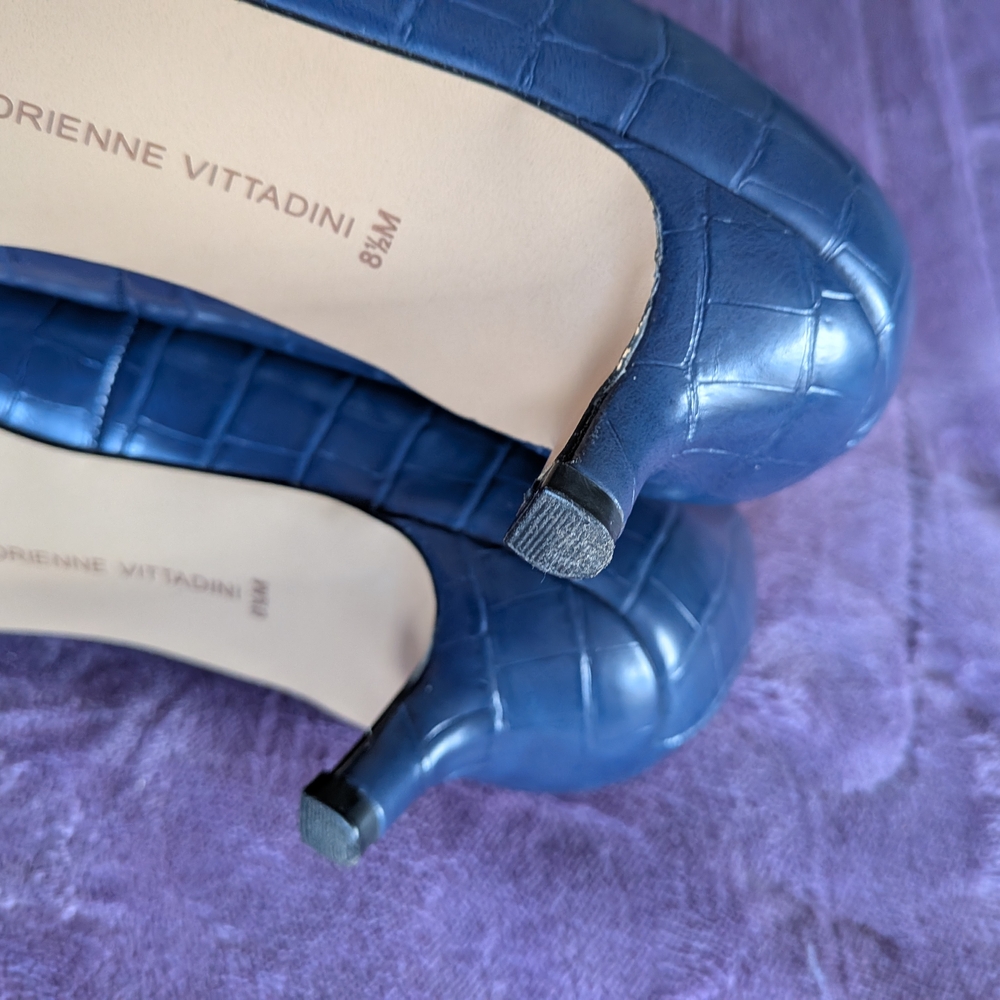 Adrienne Vittadini Women's 8.5 Navy Croc-Embossed Kitten Heels Office Work - Picture 5 of 7